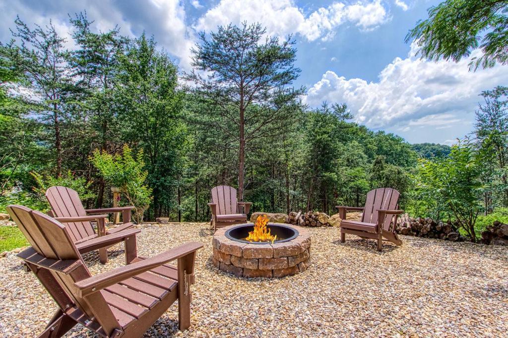 Tranquility Hollow, Indoor Pool, Game Room, 1089 Free Tickets Each Paid Day, Dollywood And More! Sevierville Exterior photo