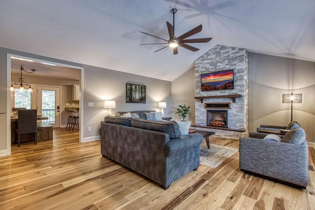 Tranquility Hollow, Indoor Pool, Game Room, 1089 Free Tickets Each Paid Day, Dollywood And More! Sevierville Exterior photo